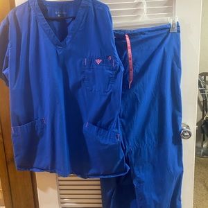 Womens Med couture scrub set.  Pants PXL, top 2XL